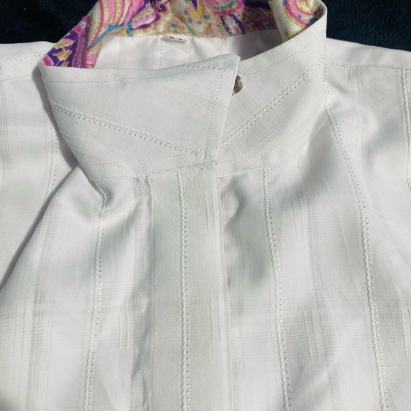 Cozy Pink and White Turtleneck Sweater - Picture 13 of 16